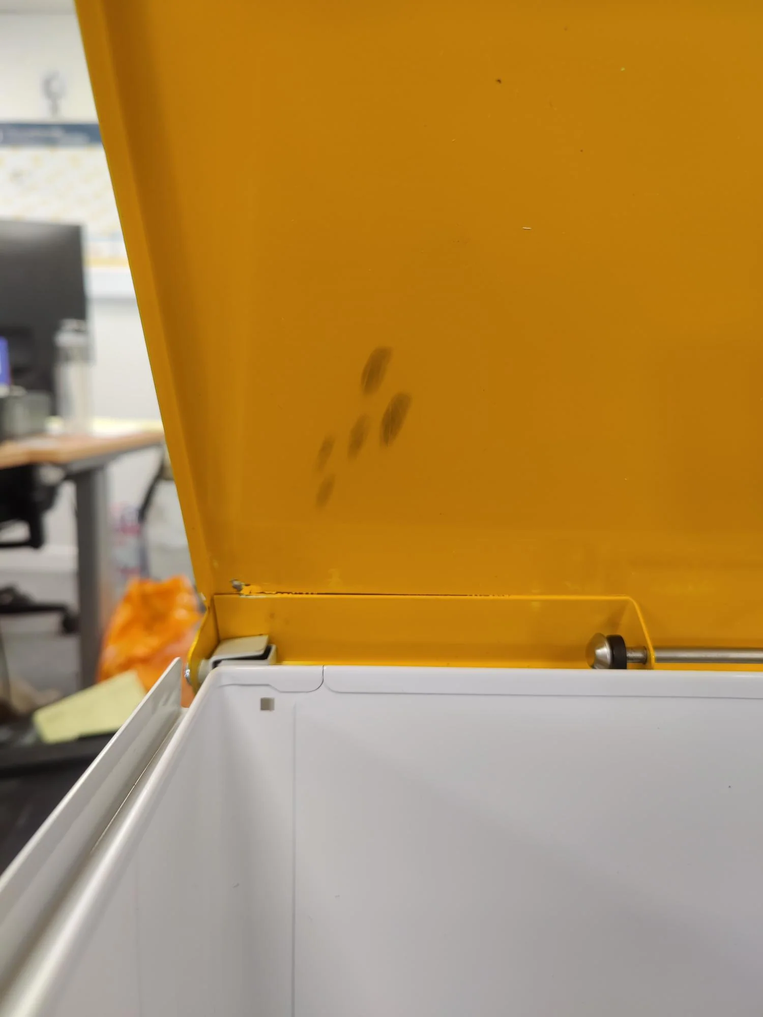 Bristol Maid BR 75 Ltr Bin with Yellow Lid - CLEARANCE - Image 2