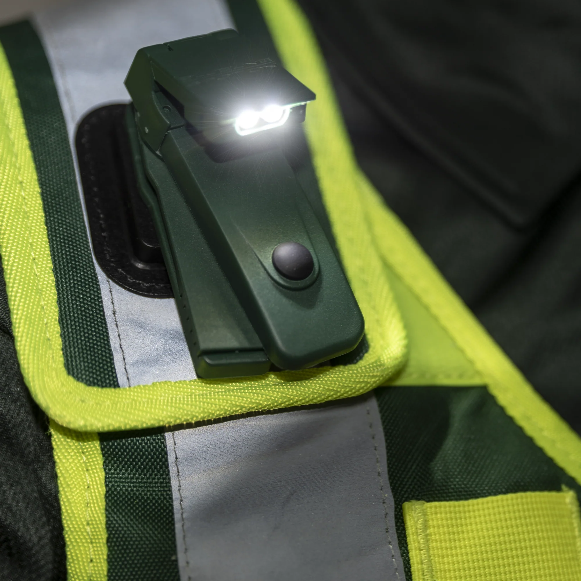 Clip-on Torch With Dual LED - Dark Green - Image 3