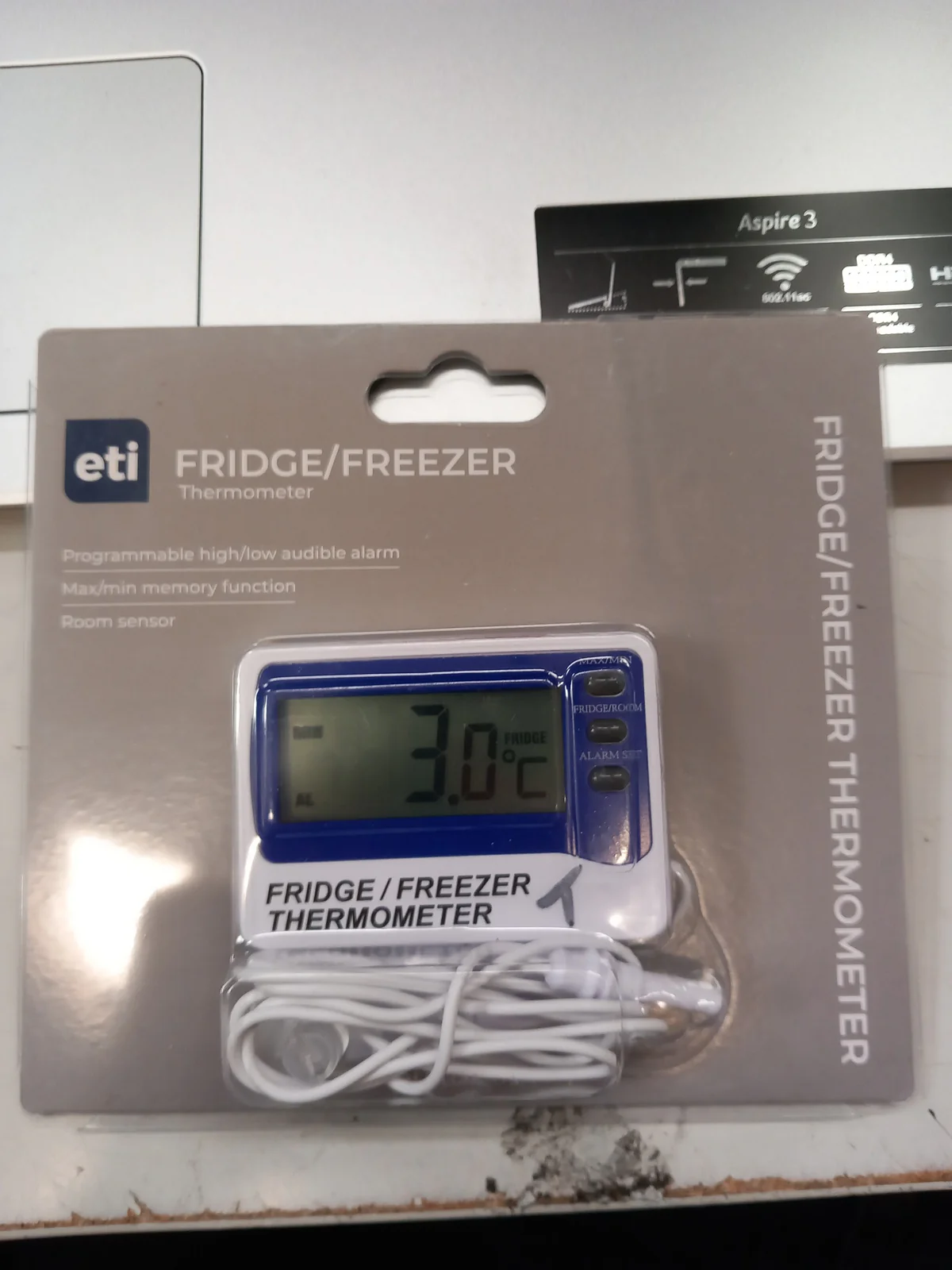 Digital Fridge Thermometer with UKAS Calibration Certificate - CLEARANCE - Image 3
