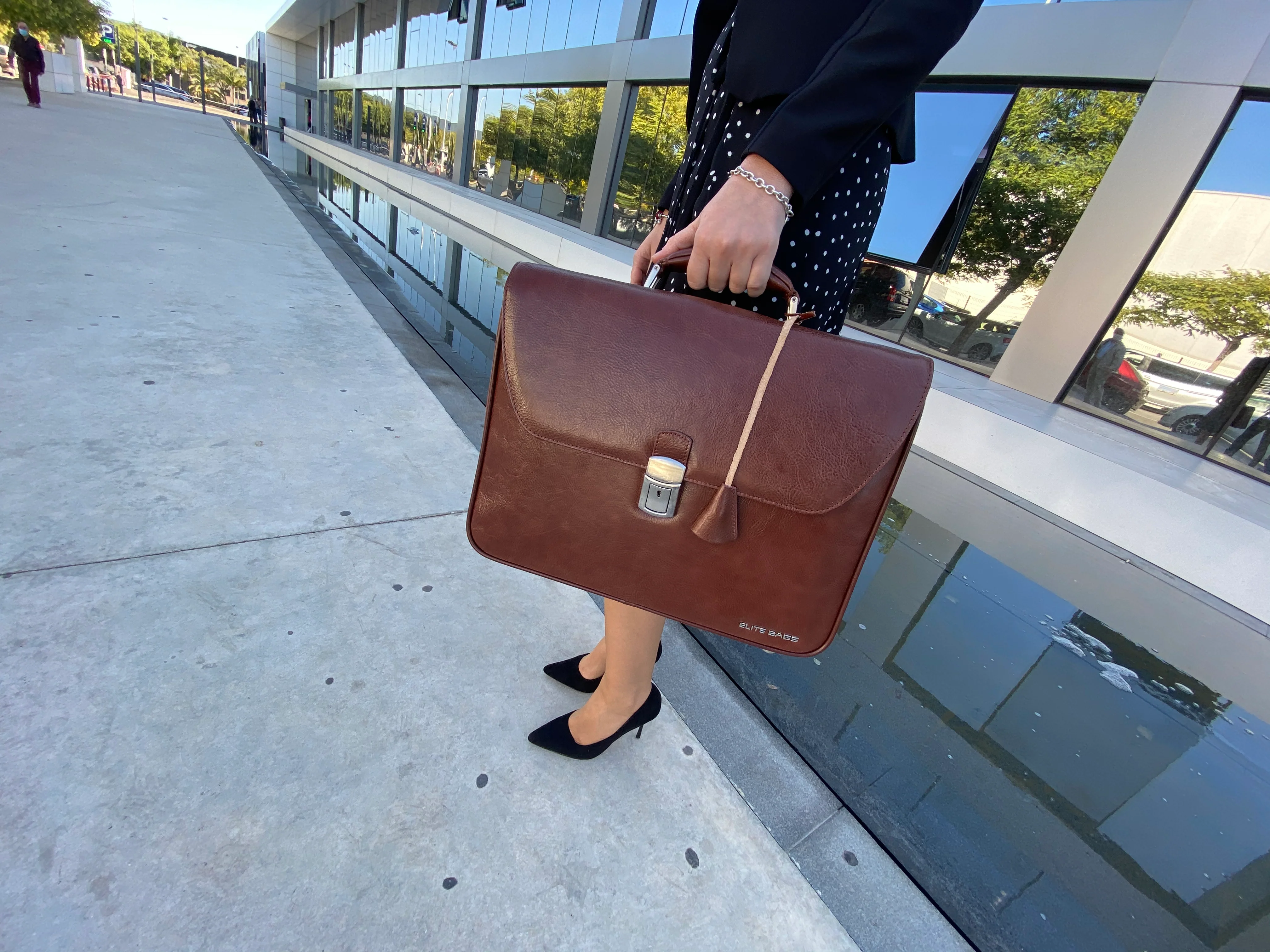 Elite Doctor’s Medical Bag – Brown Leather - CLEARANCE - Image 2