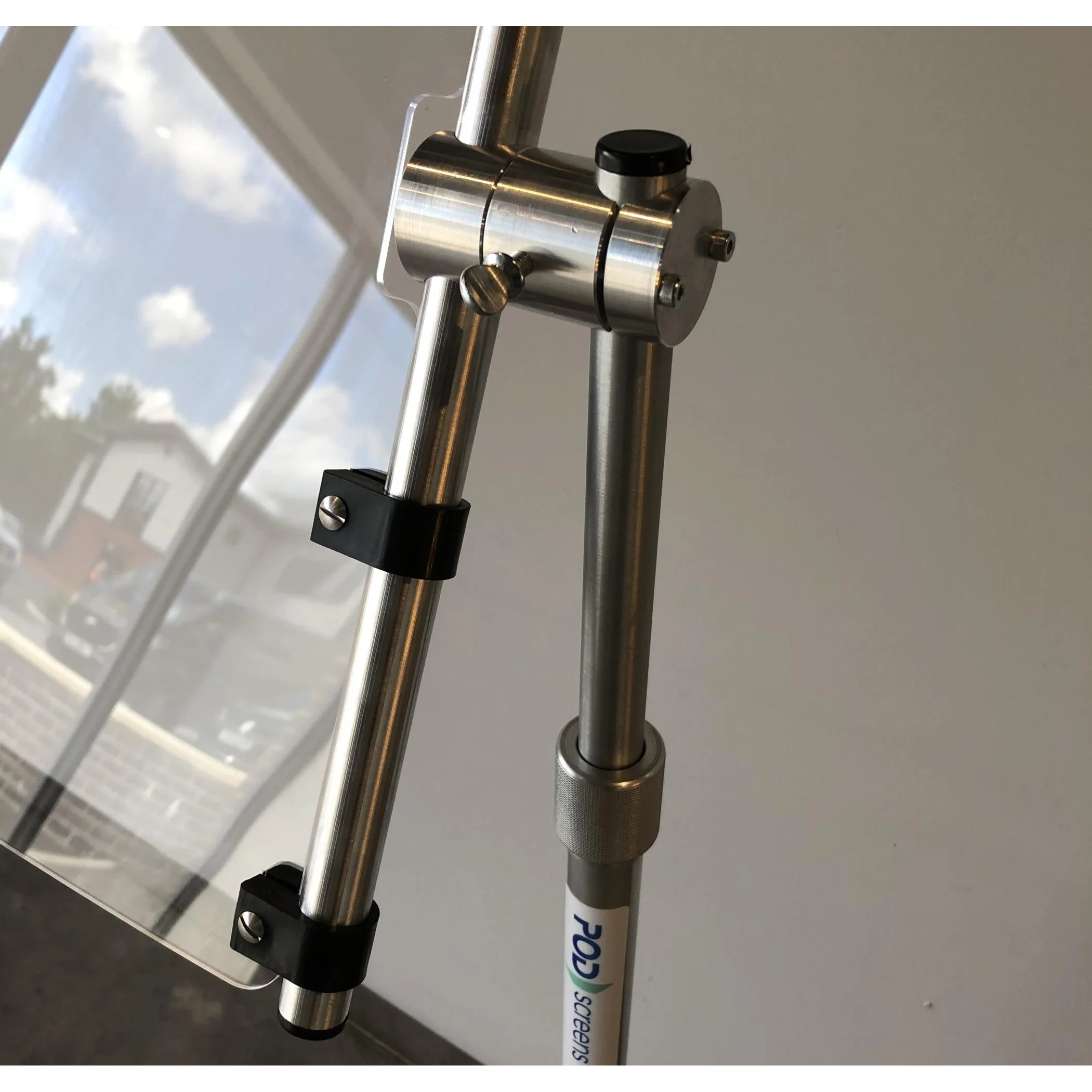 Freestanding 360 Protection Screen - Image 5