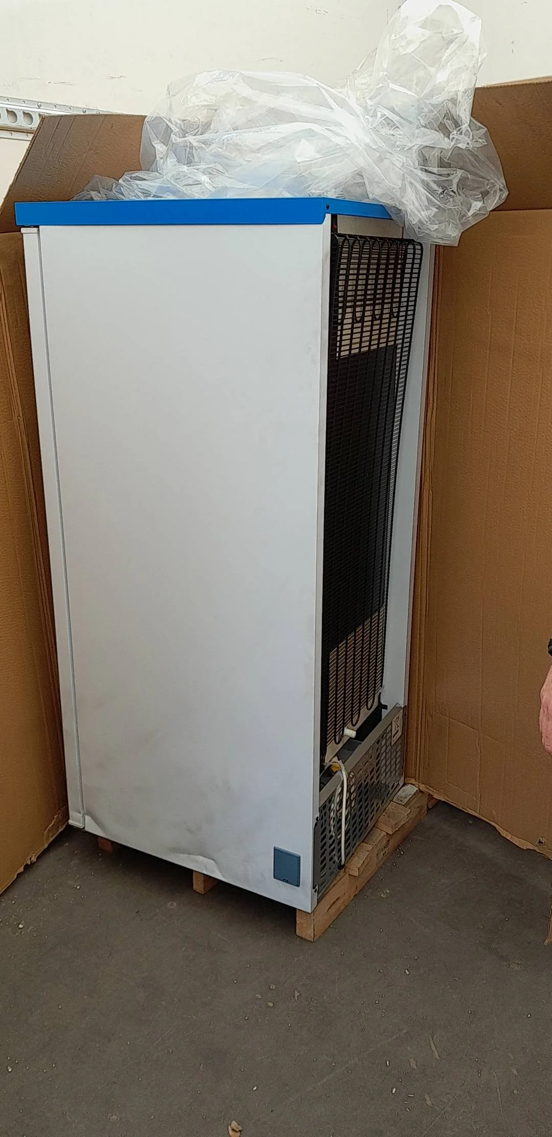 Labcold RLDF1019 Free Standing Pharmacy & Vaccine Refrigerator - 340 Litre - CLEARANCE - Image 3