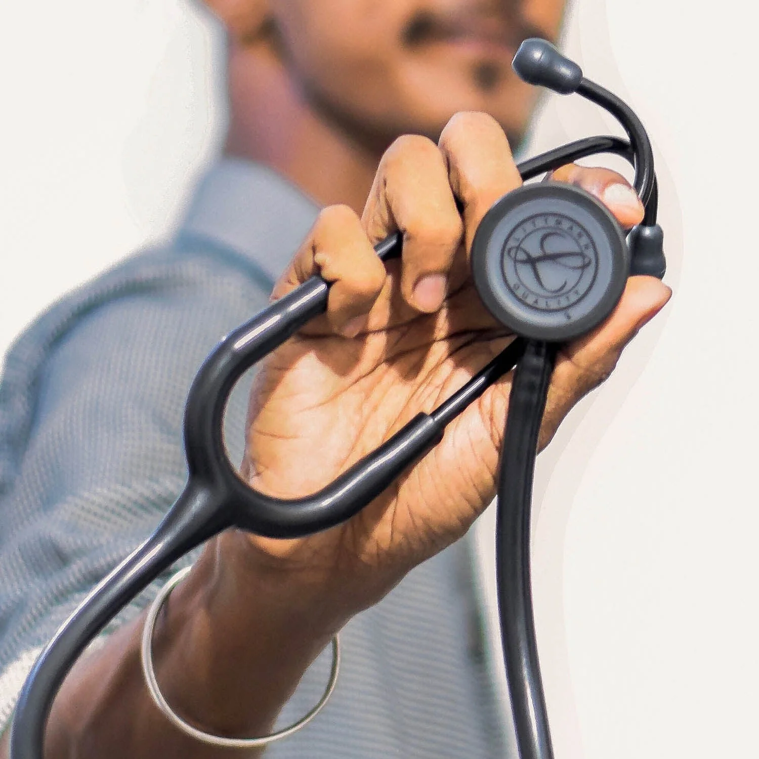 Littmann Classic III Monitoring Stethoscope: Black and Smoke 5811 - Over Engraved - Image 3