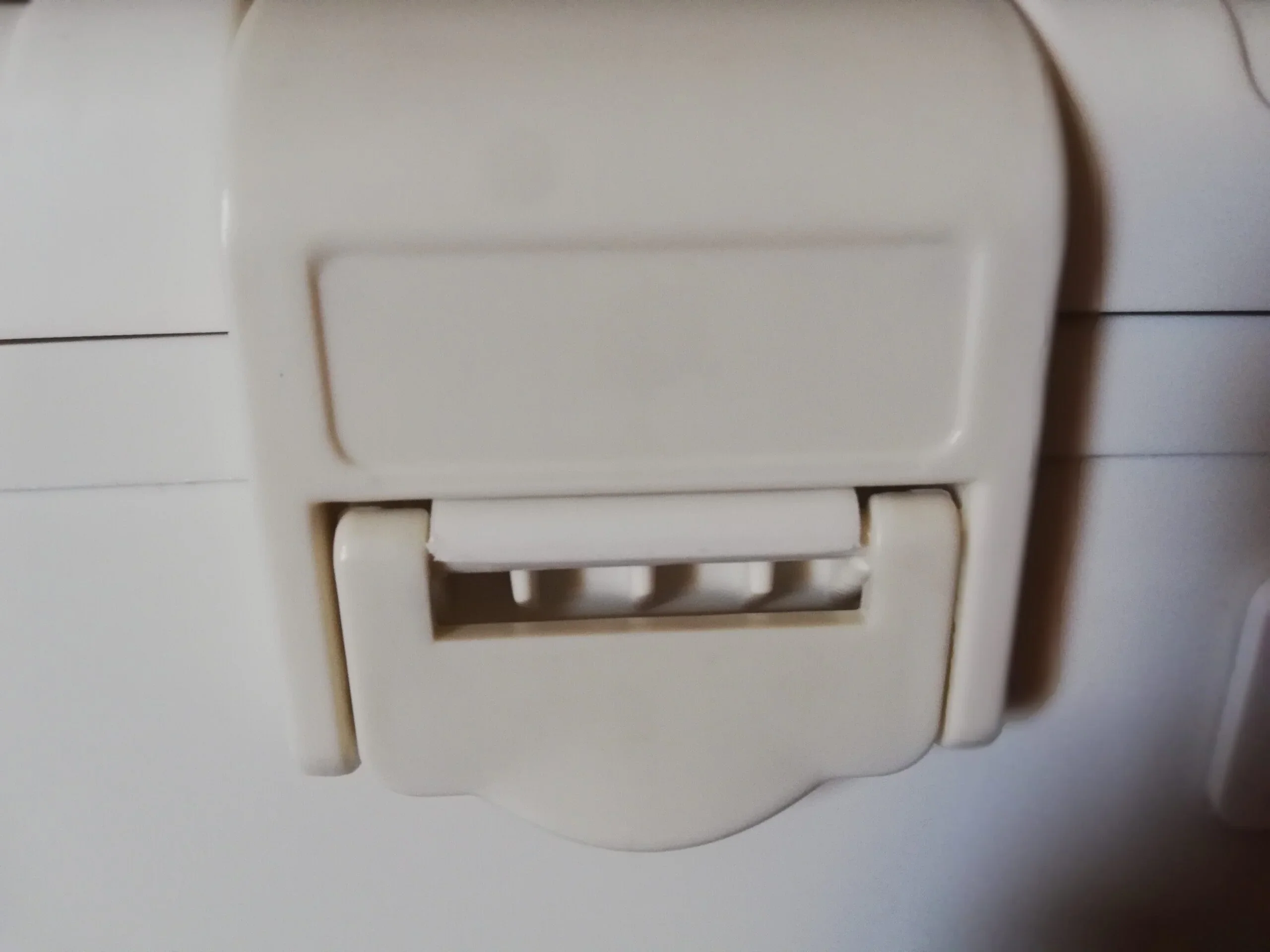 Replacement Latch for the MD8L Nomad Medical Cooler