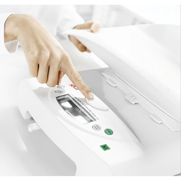 SECA 385 Portable Electronic Baby/Toddler Scale Extra Capacity & Detachable Tray - CLEARANCE - Image 3