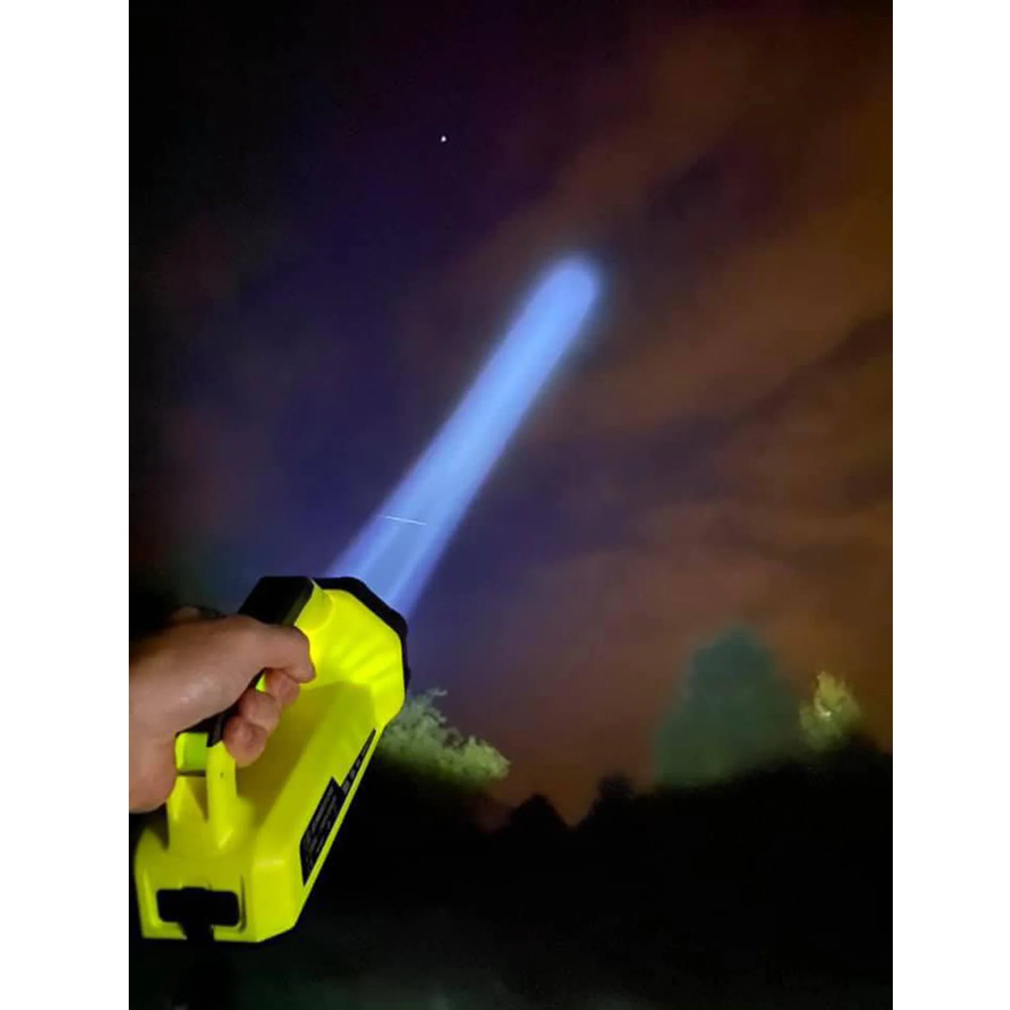 Unilite L-1800 Rechargeable Dual LED Torch - 760m Beam Range - Image 2