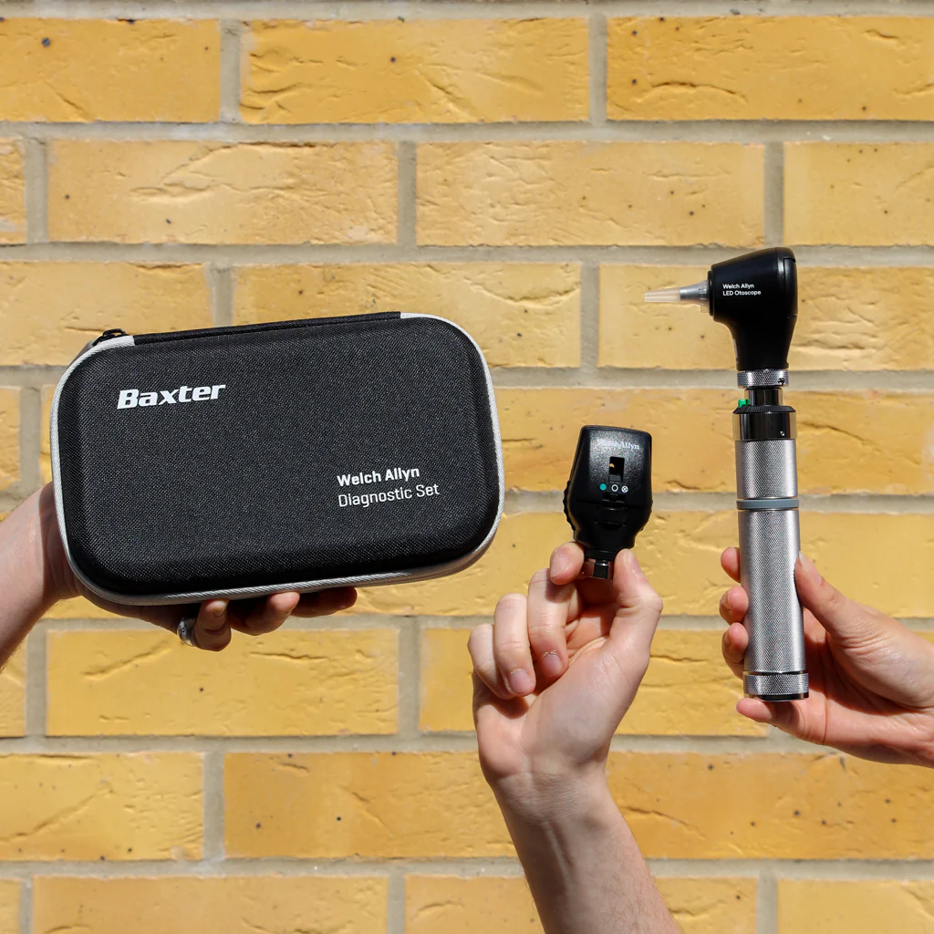 Welch Allyn 3.5V Diagnostic Set - Coaxial LED Ophthalmoscope, Basic LED Otoscope, Alkaline C-Cell Battery Handle and Hard Case - Image 3